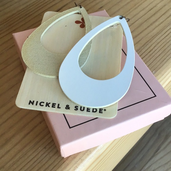 New Leather White Cutout Teardrop Large Earrings Nickel & Suede Silver Hardware - Picture 3 of 4